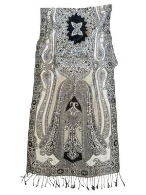 Women’s tassel shawl pashmina wrap scarf in gray & black paisley’s 79.5 x 21.5